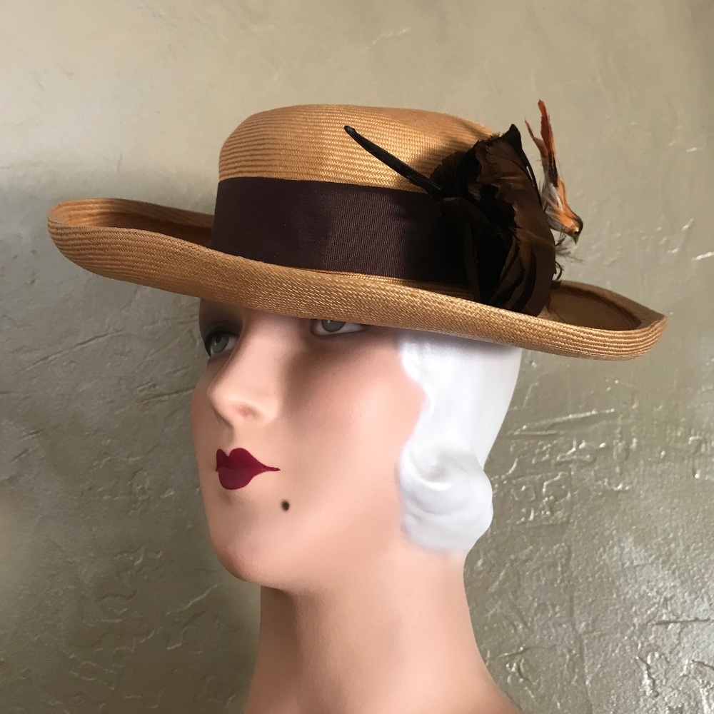 DELIGHTFUL 1940s' NATURAL STRAW WIDE BRIM FEDORA WITH BROWN FEATHER & "BIRD"